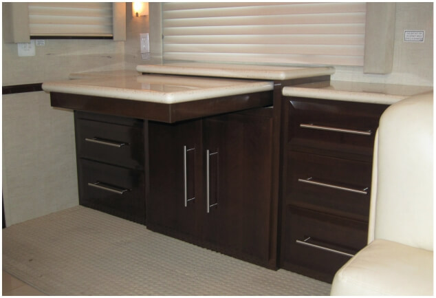 custom-desk-matching-design Custom desk matching design