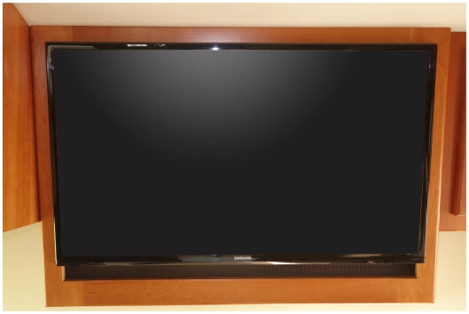 flat-screen-tv-mount-rv Flat screen TV RV mount
